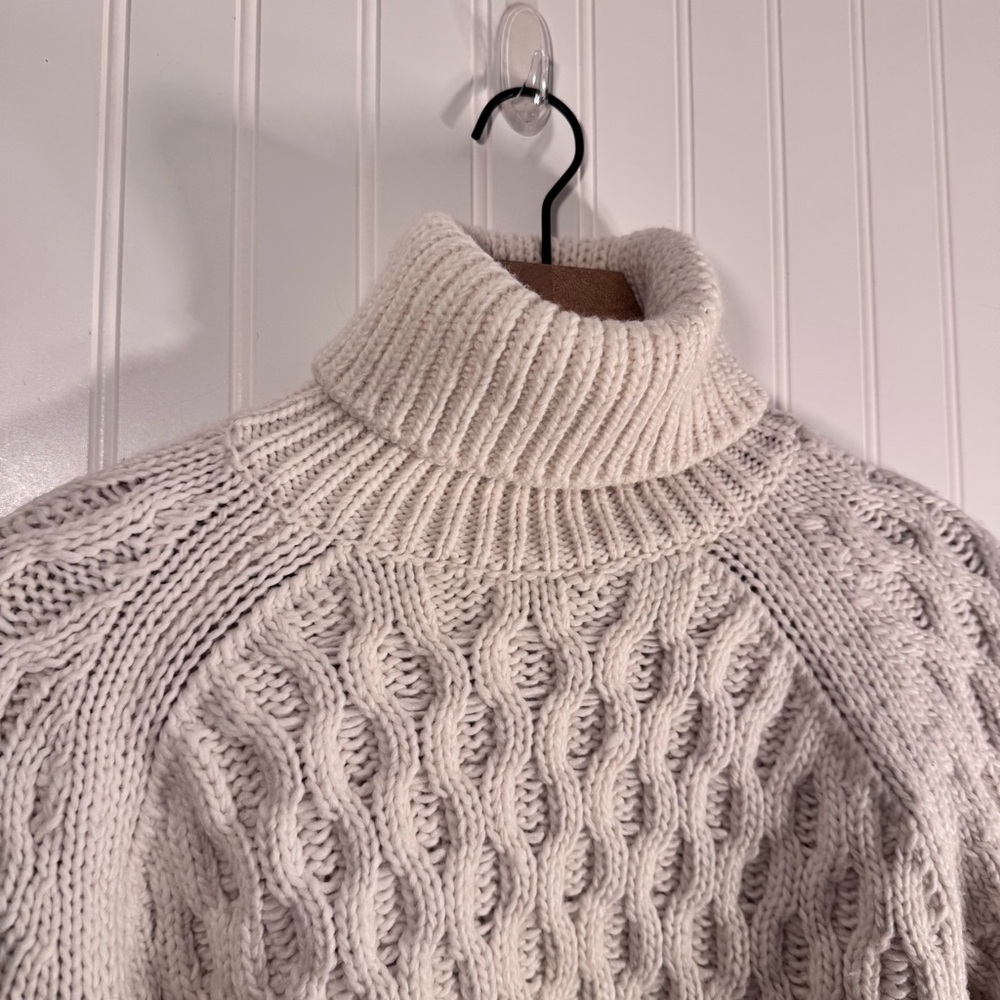 H&M Cable Knit Chunky Cropped Turtleneck Sweater Cream Women’s Size Small - Picture 2 of 13
